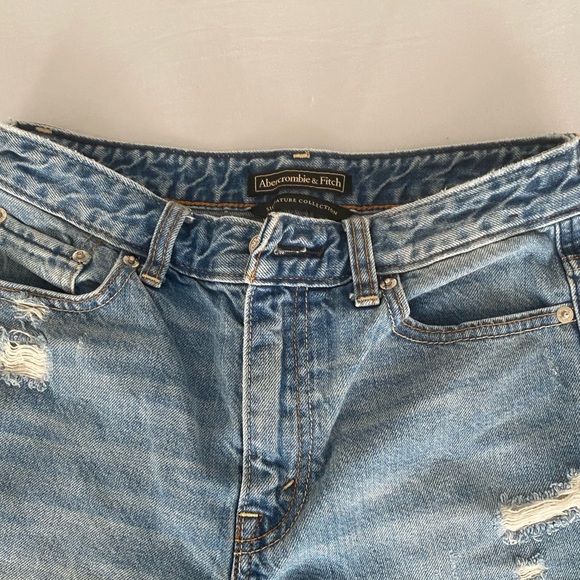 Abercrombie & Fitch Signature Collection High Rise Girlfriend Jeans Size 26 - Picture 2 of 4